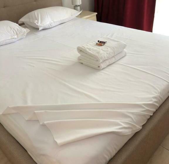 豪华房间, Academy