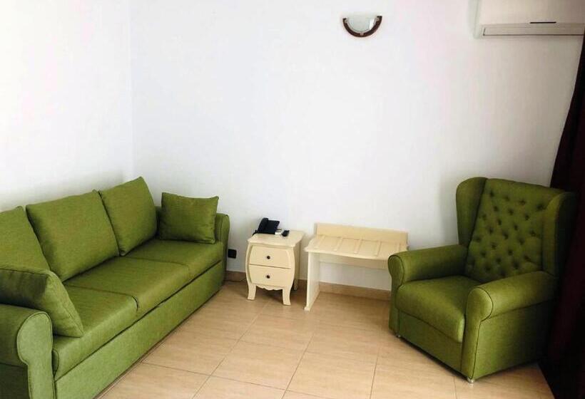 带1个卧室的公寓, Academy