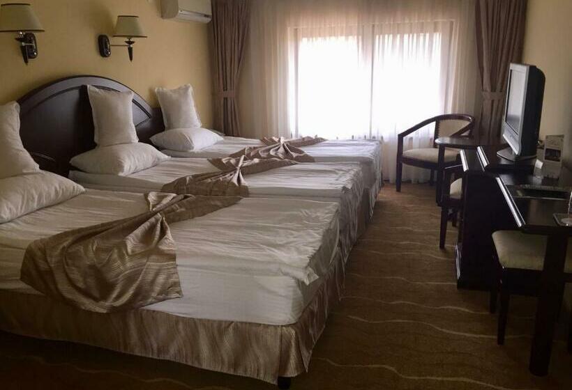 标准三人间, Astoria