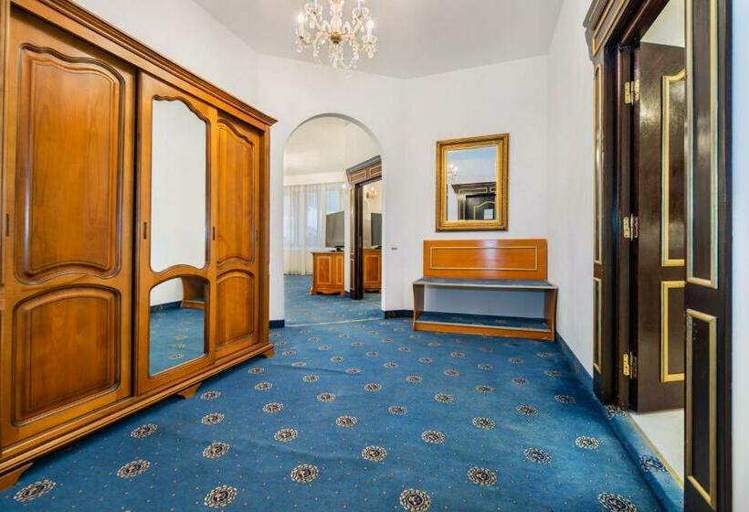 سوئیت پریمیوم, Aurelius Imparatul Romanilor Hotel & Spa