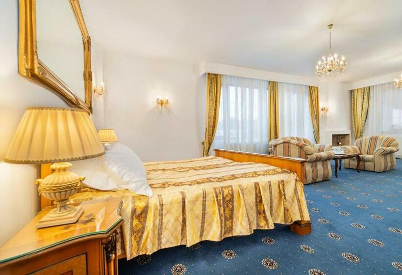 سوئیت پریمیوم, Aurelius Imparatul Romanilor Hotel & Spa