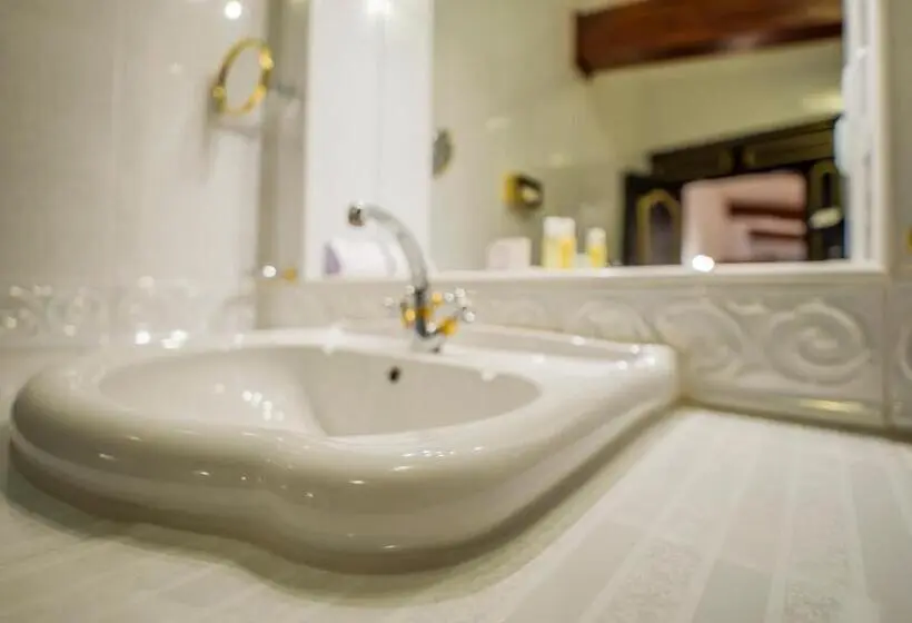 Deluxe-sviitti, Aurelius Imparatul Romanilor Hotel & Spa