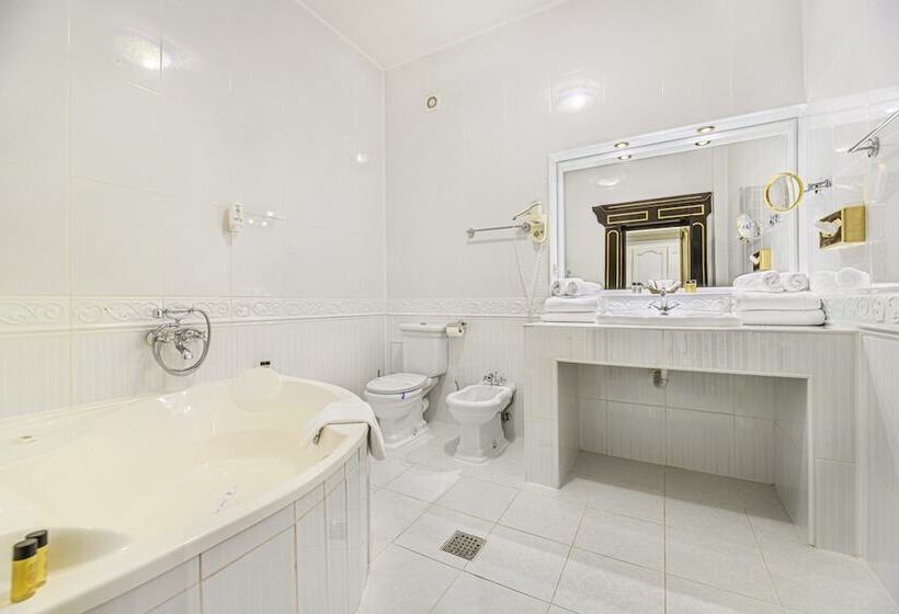 اتاق لوکس با بالکن, Aurelius Imparatul Romanilor Hotel & Spa