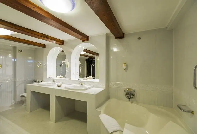 Deluxe-sviitti, Aurelius Imparatul Romanilor Hotel & Spa