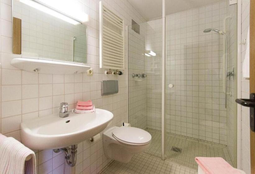 غرفة قياسية, Bergkloster Bestwig