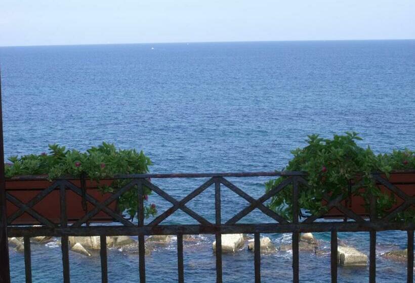 Номер Стандарт Вид на Море, Domus Mariae Albergo
