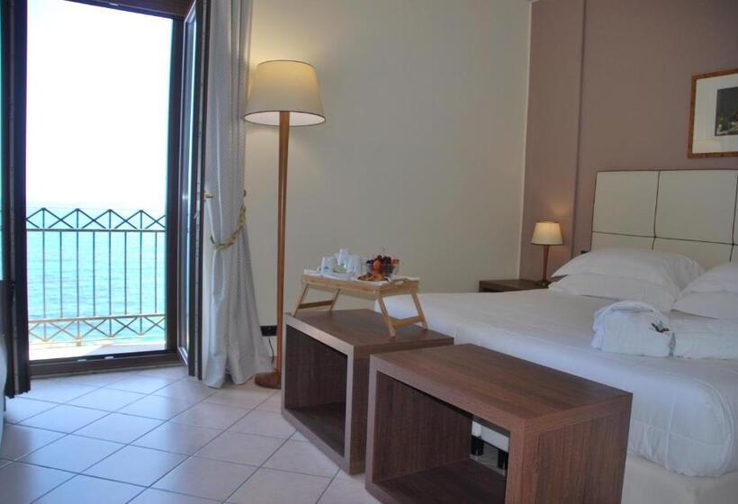 Номер Стандарт Вид на Море, Domus Mariae Albergo