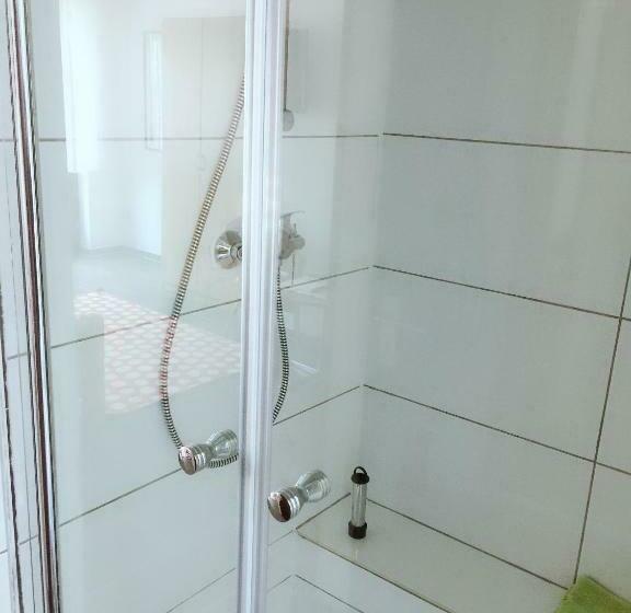 Standard Værelse m. Balkon, Eifelhof Weina