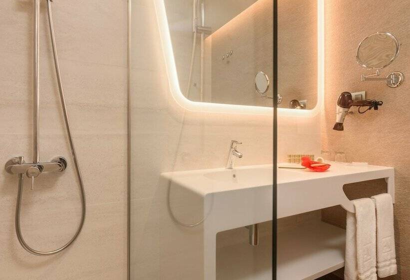 Triple Room Sea View, Eurostars Cascais