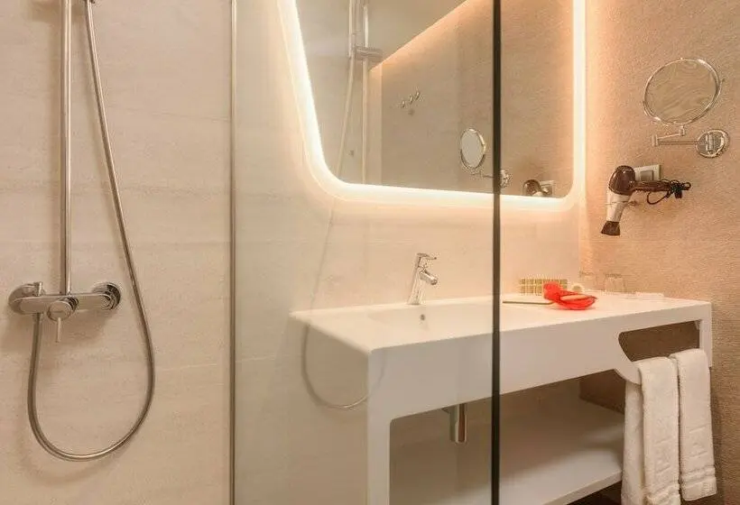 Triple Room Sea View, Eurostars Cascais