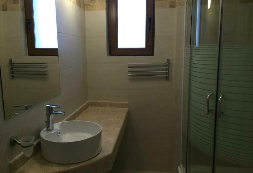 اتاق استاندارد با بالکن, Lucas Boutique