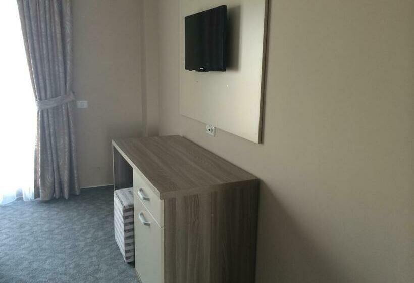 اتاق استاندارد با بالکن, Lucas Boutique