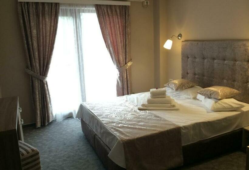 اتاق استاندارد با بالکن, Lucas Boutique