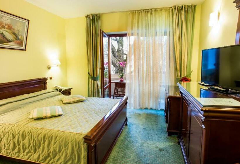 Номер Стандарт, Maria