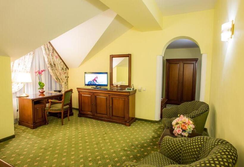 Номер Deluxe, Maria