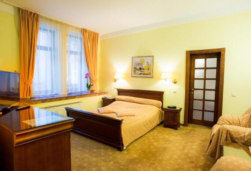 Номер Deluxe, Maria