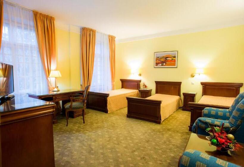 Трехместный Номер Deluxe, Maria