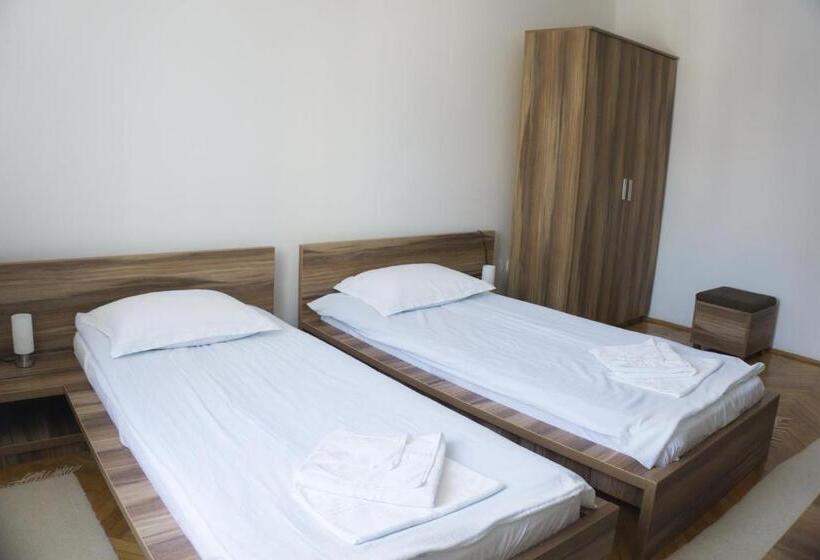 חדר סטנדרט, Merkur