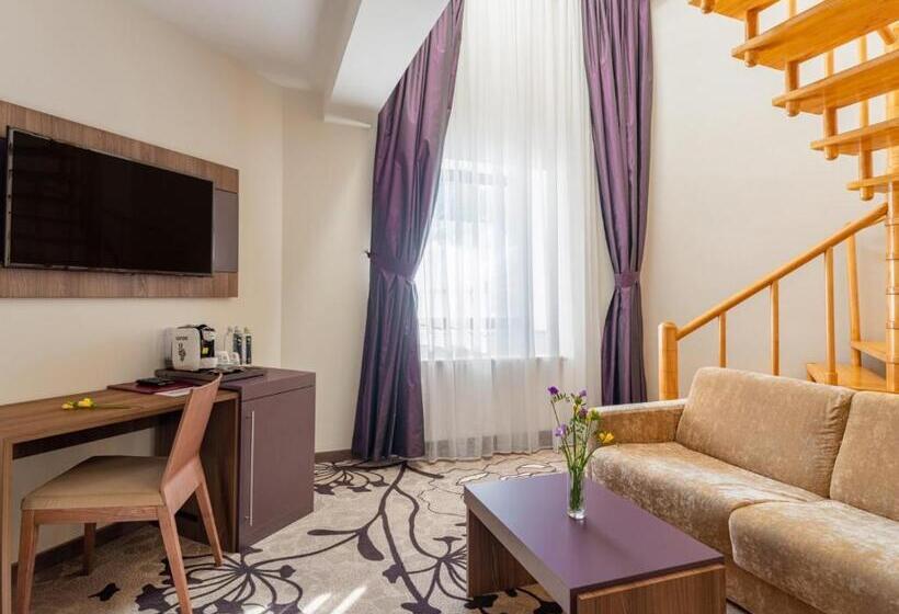 3 Bedroom Superior Suite, Miruna   New Belvedere