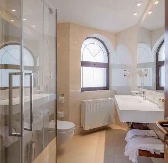 3 Bedroom Superior Suite, Miruna New Belvedere