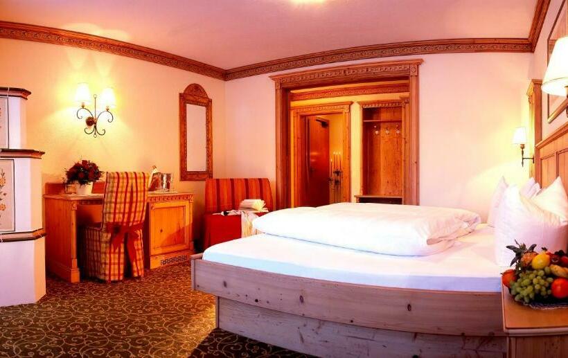 سوییت, Boutique Hotel Montanara