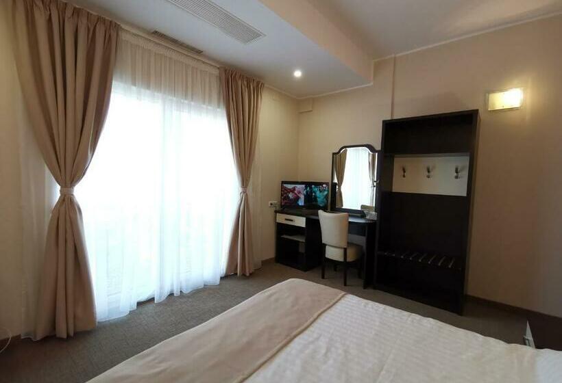 标准间, New Derby