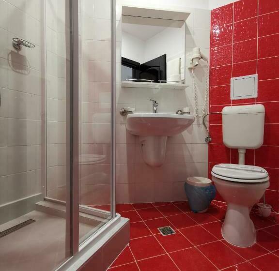 스탠다드 룸, New Derby