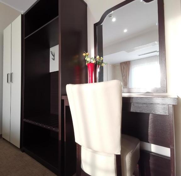 스탠다드 싱글 룸, New Derby