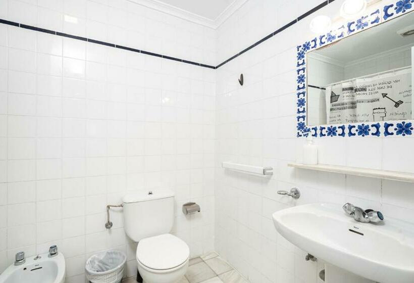 스탠다드 트리플 룸, Hostal Alicia