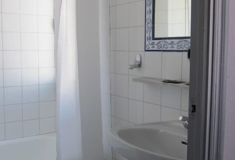 Номер Стандарт Трехместный, Hostal Alicia