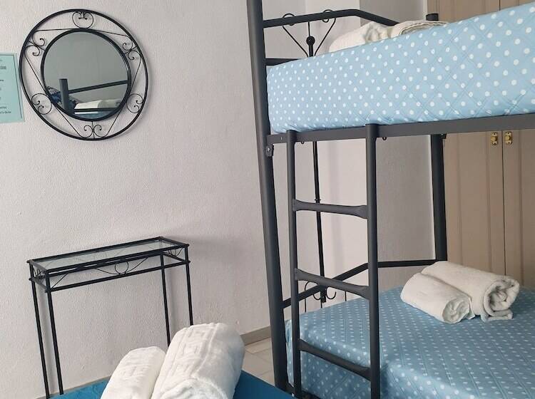 Четырехместный Номер Стандарт, Hostal Alicia