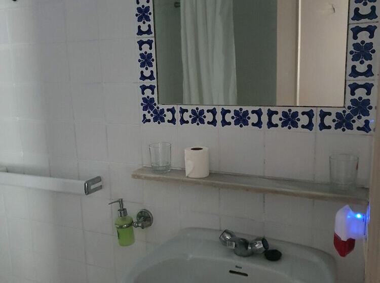 4인용 스탠다드 룸, Hostal Alicia