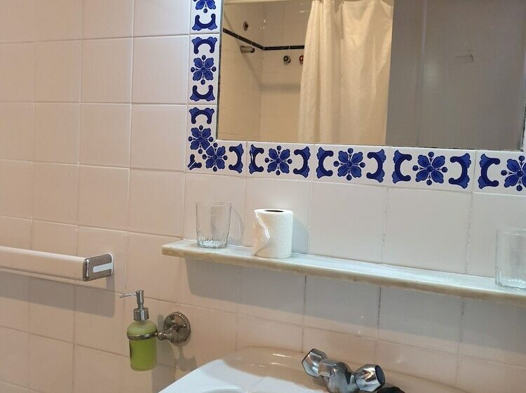 4인용 스탠다드 룸, Hostal Alicia