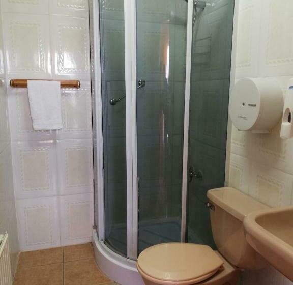 חדר סטנדרט לשלושה, Agostini