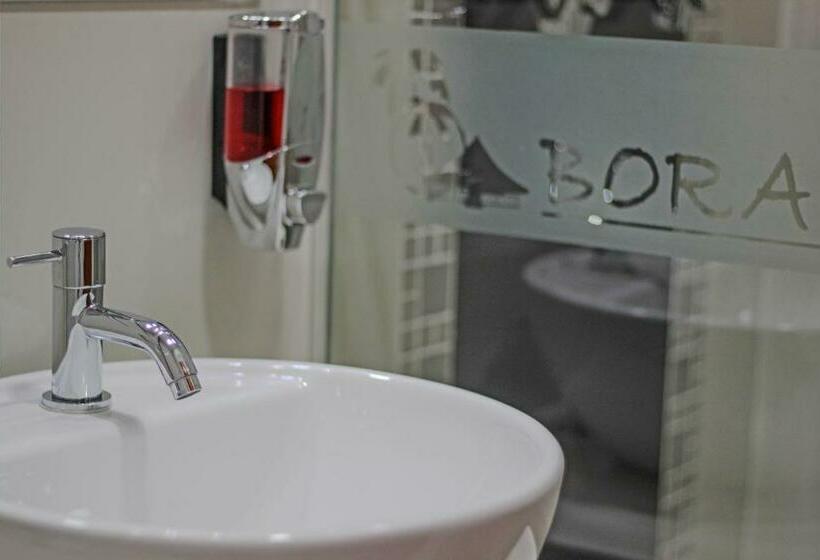 Трехместный Номер Deluxe, Bora