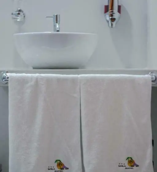 Deluxe Room, Bora
