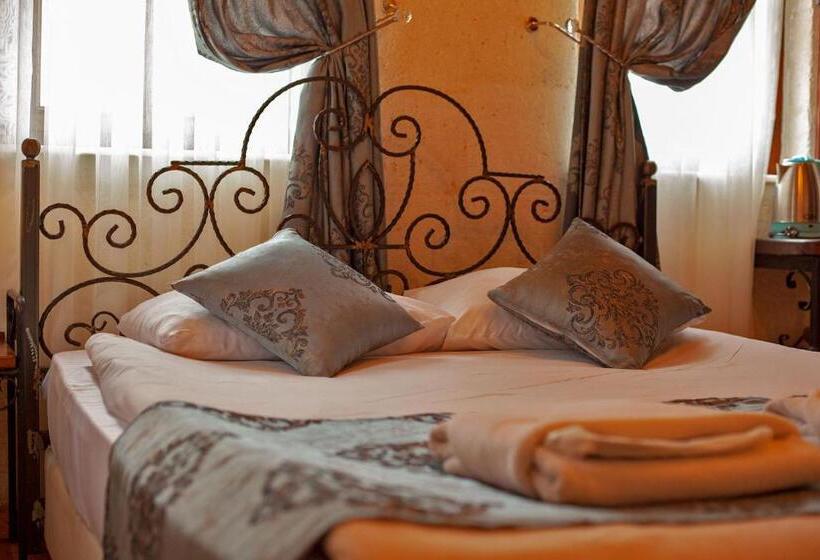 חדר סטנדרט לשלושה, Cappadocia Cave Rooms