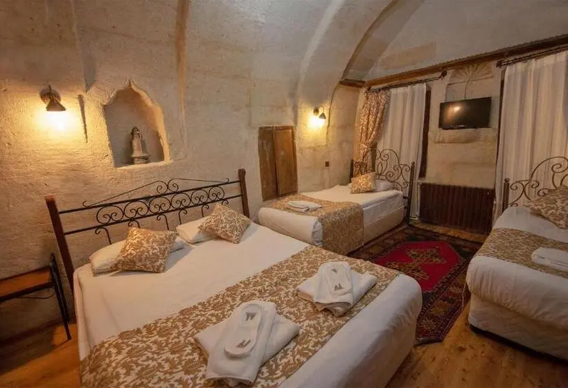 Standard Neljän Hengen Huone, Cappadocia Cave Rooms