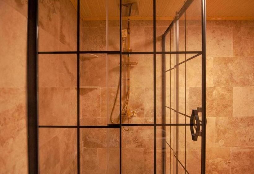 חדר סטנדרט לארבעה, Cappadocia Cave Rooms