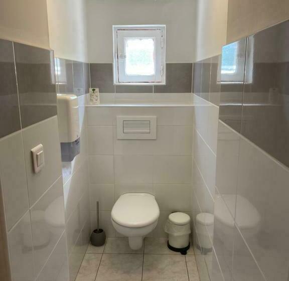 غرفة كومفورت ثلاثية, Logis Hôtel La Chaumière