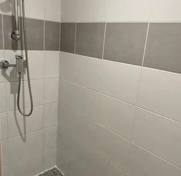 اتاق راحتی سه تخته, Logis Hôtel La Chaumière