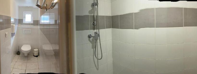 غرفة كومفورت ثلاثية, Logis Hôtel La Chaumière