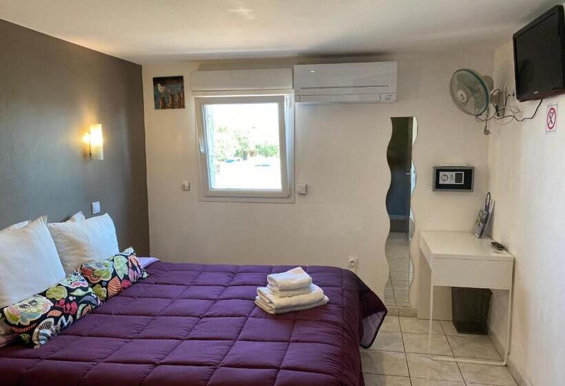 Номер Комфорт, Logis Hôtel La Chaumière