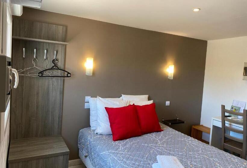 Классический Номер, Logis Hôtel La Chaumière