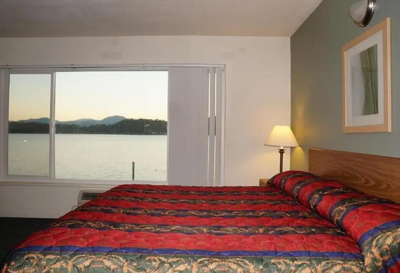 キングサイズベッドのスタンダードルーム, Lake Marina Inn