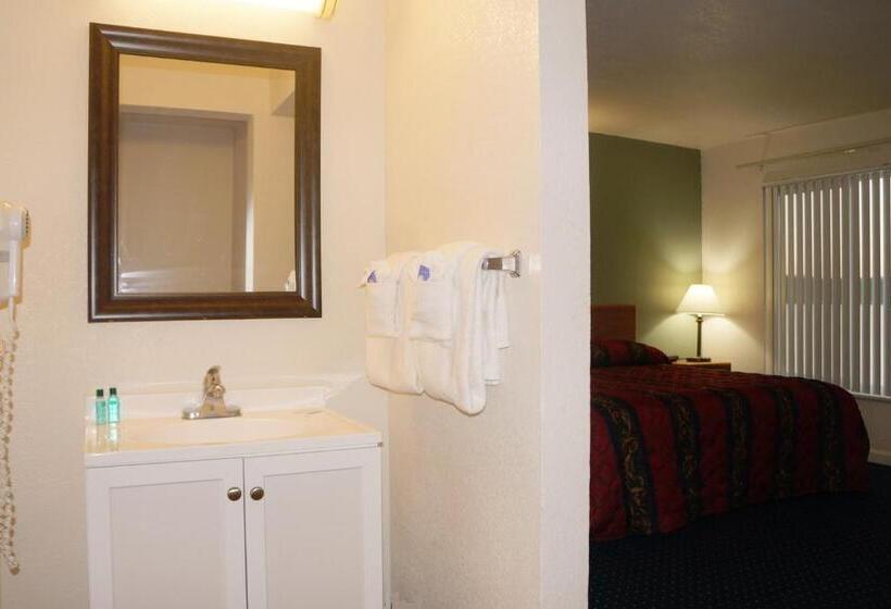 스탠다드 룸 킹사이즈 침대, Lake Marina Inn