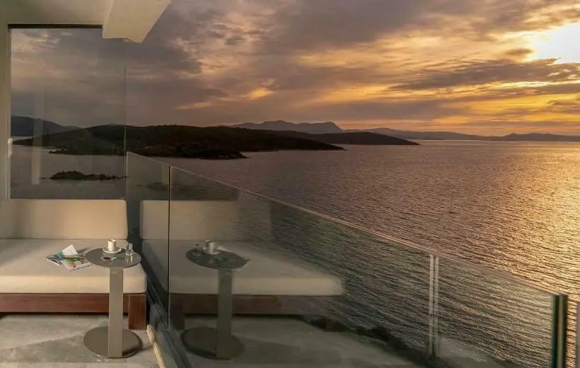 オーシャンビューデラックスルームバルコニー付き, Le Méridien Bodrum Beach Resort