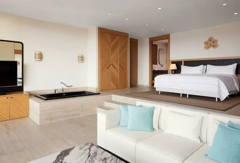 キングサイズベッドのスイートルーム, Le Méridien Bodrum Beach Resort