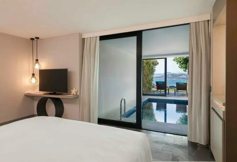 キングサイズベッドのスイートルーム, Le Méridien Bodrum Beach Resort