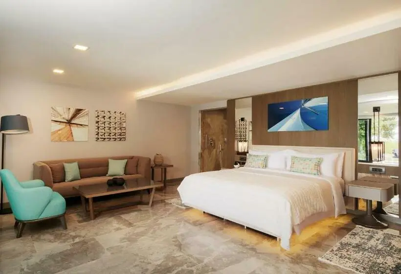 キングサイズベッドのスイートルーム, Le Méridien Bodrum Beach Resort